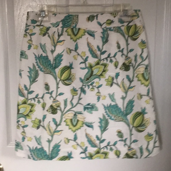 LOFT Dresses & Skirts - LOFT FULLY LINED FLORAL SKIRT LOFT Dresses & Skirts - LOFT FULLY LINED FLORAL SKIRT